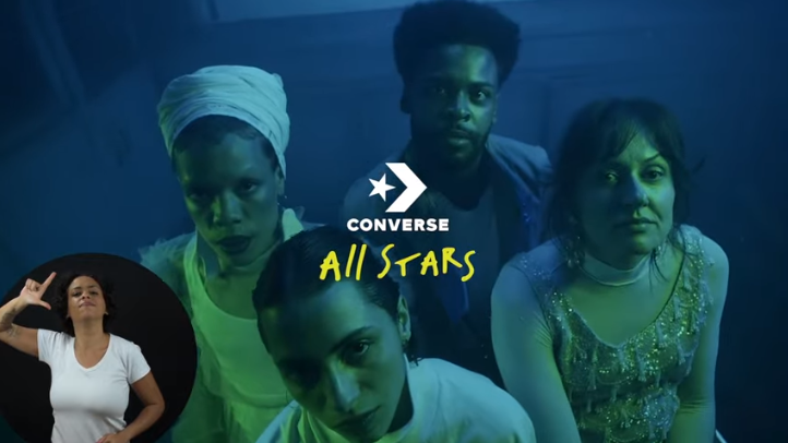 Print de tela do vídeo lançado pela Converse com os quatro personagens do filme